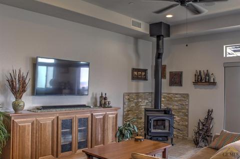24780 Paramount Dr, Tehachapi, CA 93561 photo 11