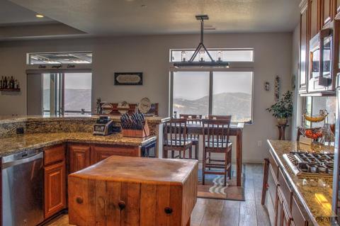 24780 Paramount Dr, Tehachapi, CA 93561 photo 8