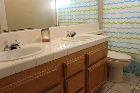 8401 Winlock St, Bakersfield, CA 93312 photo 12