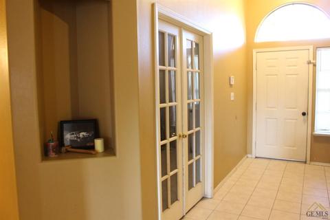 8401 Winlock St, Bakersfield, CA 93312 photo 4
