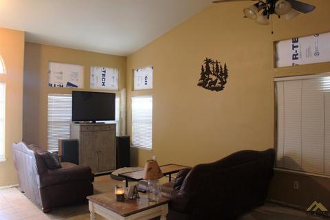 8401 Winlock St, Bakersfield, CA 93312 photo 2