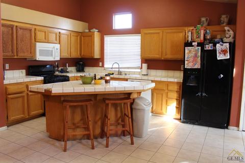8401 Winlock St, Bakersfield, CA 93312 photo 6