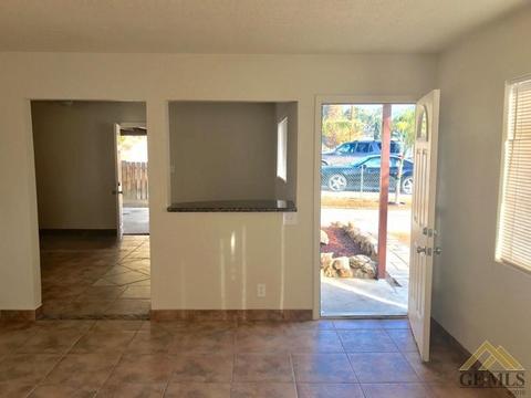 607 Monroe St, Arvin, CA 93203 photo 5