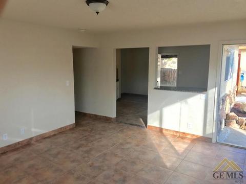 607 Monroe St, Arvin, CA 93203 photo 6