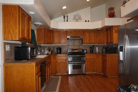 407 Fillmore St, Taft, CA 93268 photo 8
