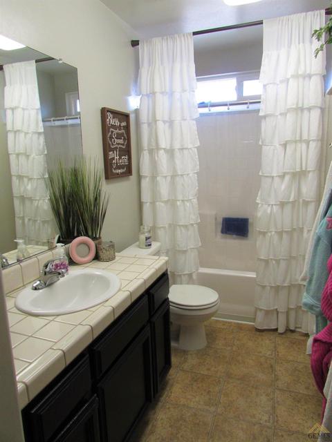 318 Mark Ave, Shafter, CA 93263 photo 11