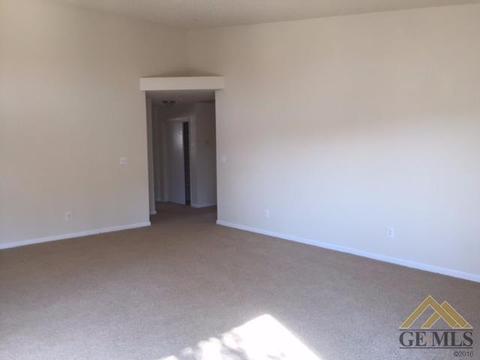 262 Potter St, Shafter, CA 93263 photo 4