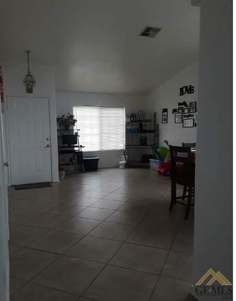 6404 Springtime Ct, Bakersfield, CA 93313 photo 4
