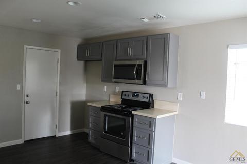 207 Ash St, Taft, CA 93268 photo 3