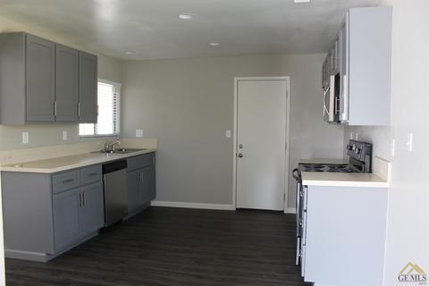 207 Ash St, Taft, CA 93268 photo 2
