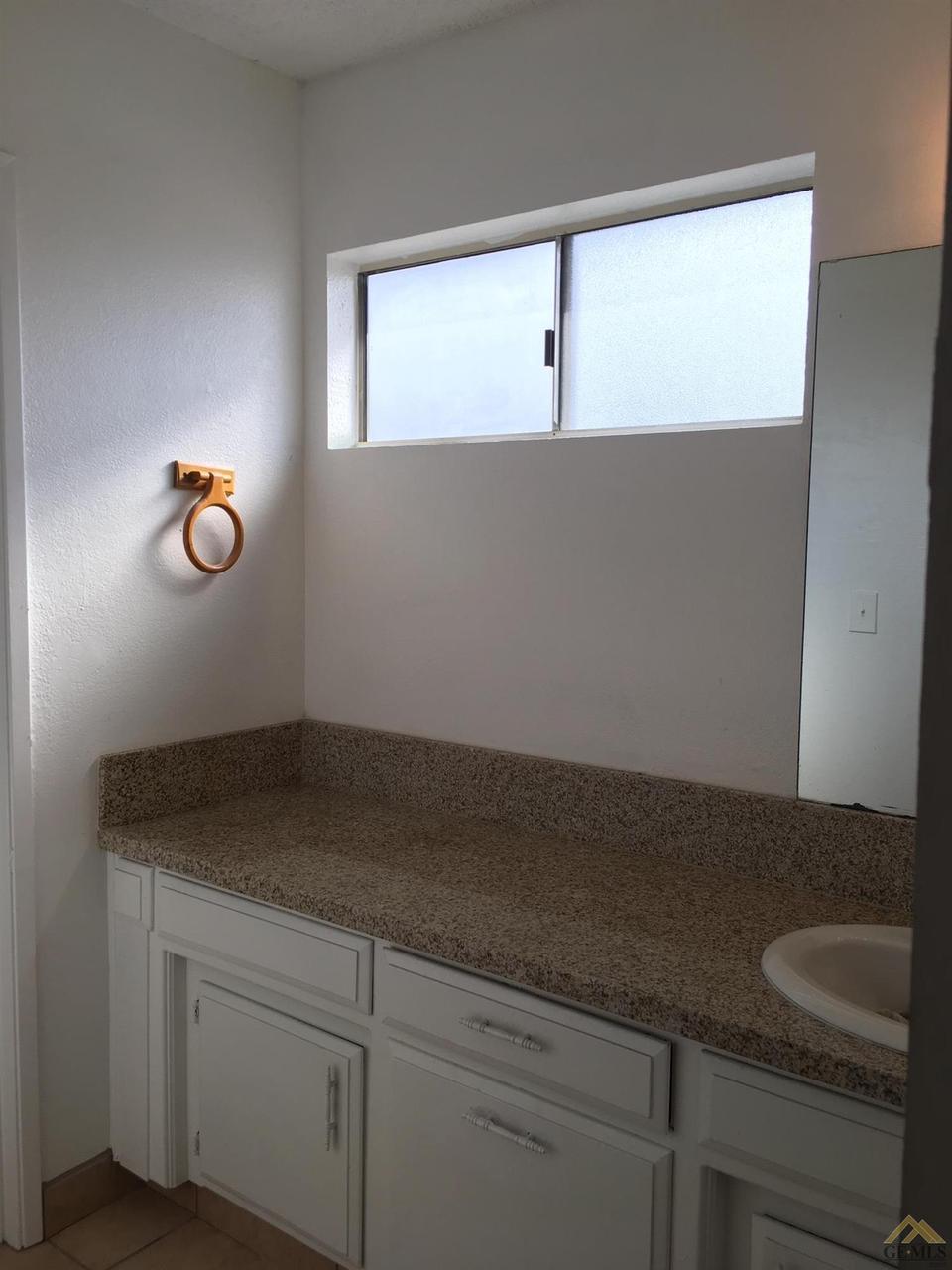  4400 Country Wood Ln, Bakersfield, CA 93313 photo 12