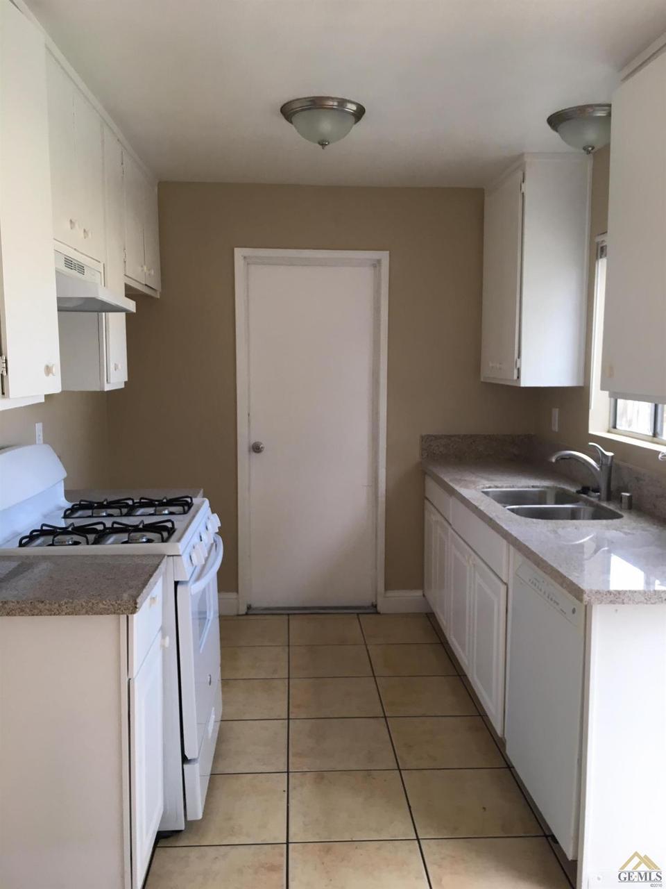  4400 Country Wood Ln, Bakersfield, CA 93313 photo 16