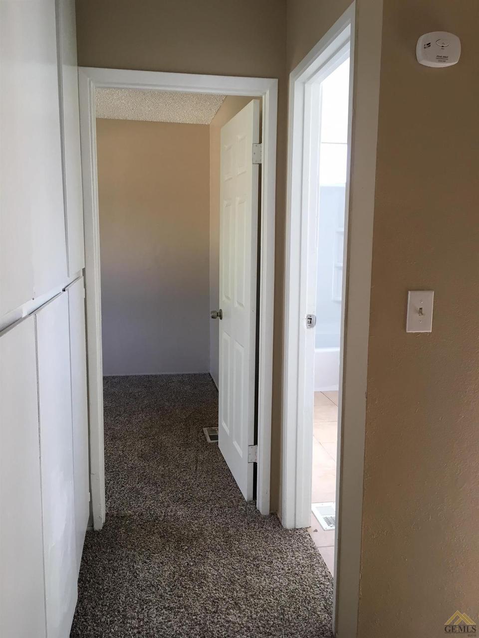  4400 Country Wood Ln, Bakersfield, CA 93313 photo 9