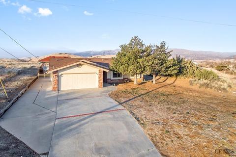 20017 Sears Dr, Tehachapi, CA 93561 photo 3