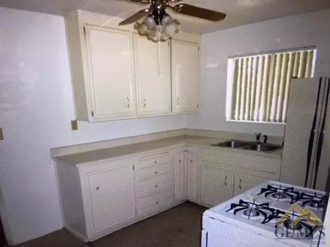 300 Warren St, Taft, CA 93268 photo 5