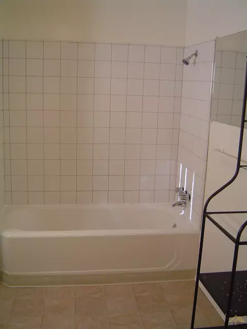 300 Warren St, Taft, CA 93268 photo 9