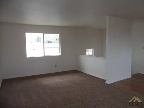 501 E St, Taft, CA 93268 photo 5