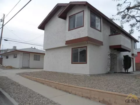 501 E St, Taft, CA 93268 photo 2