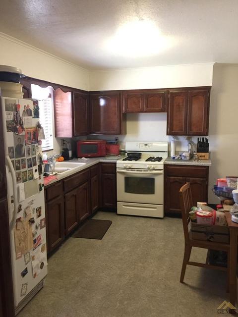 413 Tyler St, Taft, CA 93268 photo 4