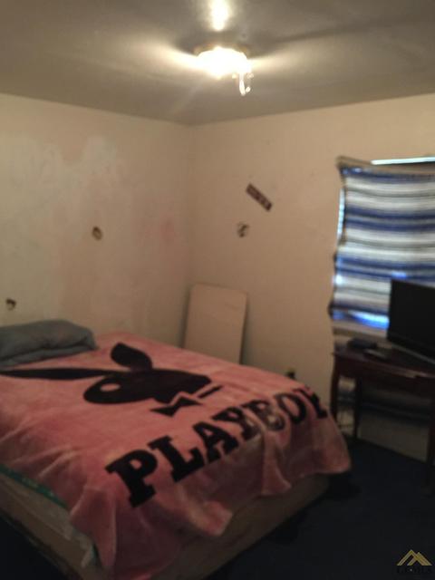 413 Tyler St, Taft, CA 93268 photo 8