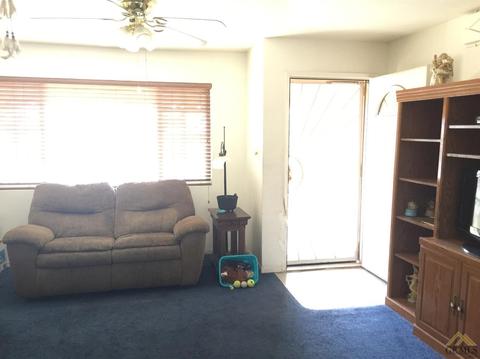 413 Tyler St, Taft, CA 93268 photo 5