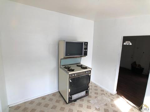 209 Naylor Ave, Taft, CA 93268 photo 11