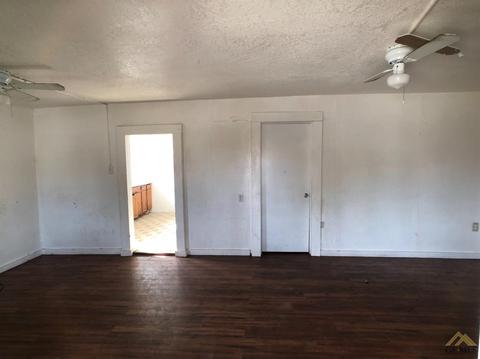 209 Naylor Ave, Taft, CA 93268 photo 6
