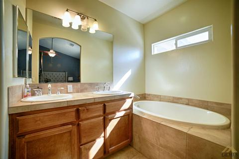 431 Grace Ct, Shafter, CA 93263 photo 19
