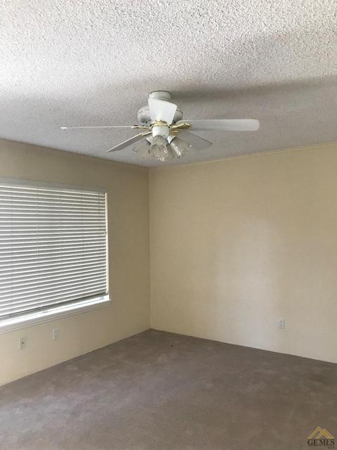 310 Calvin St, Taft, CA 93268 photo 2