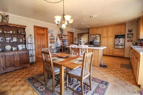 24080 Martingale Way, Tehachapi, CA 93561 photo 9