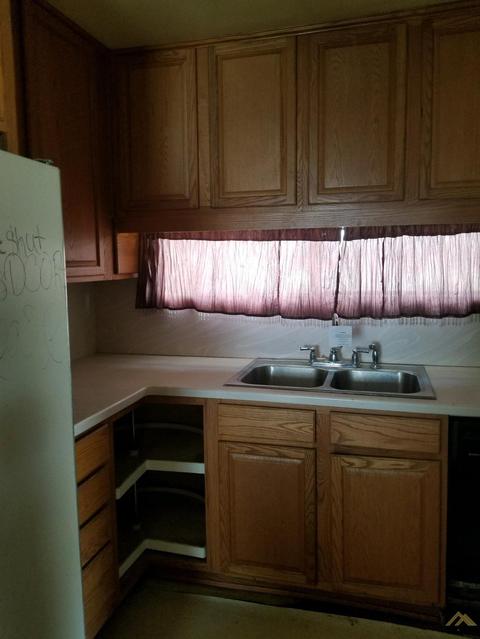 608 Buchanan St, Taft, CA 93268 photo 9
