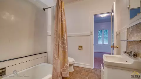 209 D St, Taft, CA 93268 photo 6