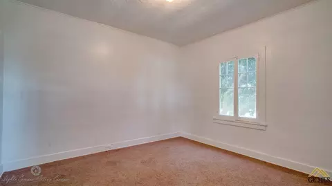 209 D St, Taft, CA 93268 photo 8
