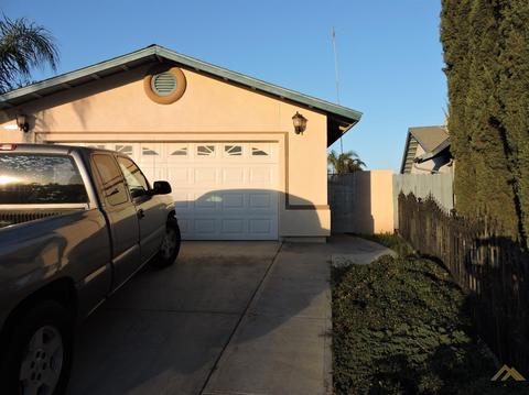 202 Caroline Ln, Shafter, CA 93263 photo 3