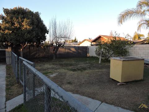 202 Caroline Ln, Shafter, CA 93263 photo 5
