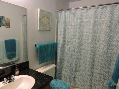 202 Caroline Ln, Shafter, CA 93263 photo 15