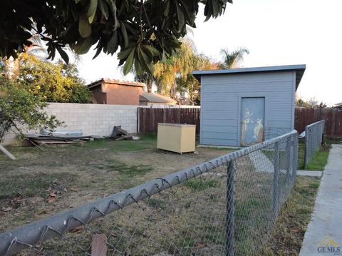202 Caroline Ln, Shafter, CA 93263 photo 6