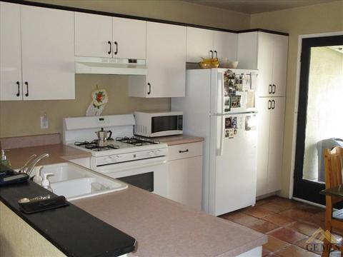 18240 Basil Dr, Tehachapi, CA 93561 photo 6