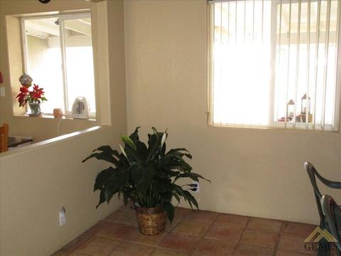 18240 Basil Dr, Tehachapi, CA 93561 photo 10
