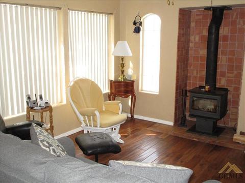 18240 Basil Dr, Tehachapi, CA 93561 photo 3