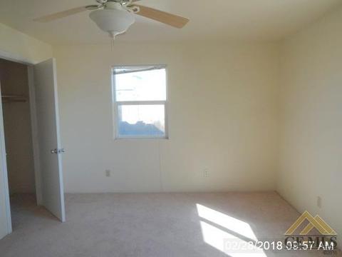 207 Pierce St, Taft, CA 93268 photo 7