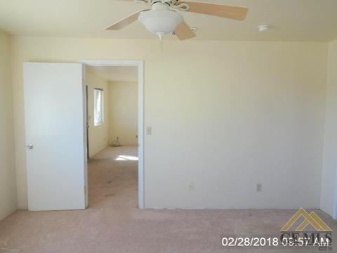 207 Pierce St, Taft, CA 93268 photo 10