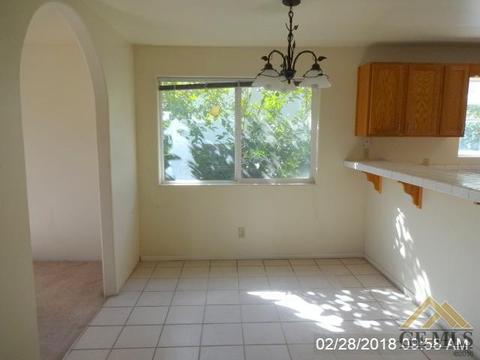 207 Pierce St, Taft, CA 93268 photo 11