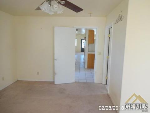 207 Pierce St, Taft, CA 93268 photo 18