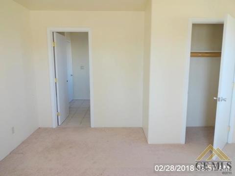 207 Pierce St, Taft, CA 93268 photo 8