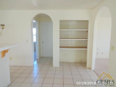 207 Pierce St, Taft, CA 93268 photo 12