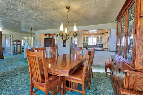28401 Carry Back Ct, Tehachapi, CA 93561 photo 3