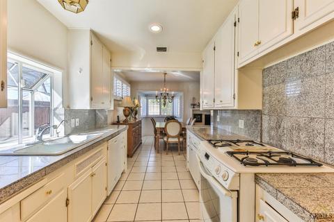 1185 Coronet Ave, Pasadena, CA 91107 photo 10