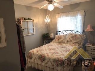 208 Pilgrim Ave, Taft, CA 93268 photo 11