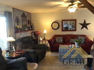 208 Pilgrim Ave, Taft, CA 93268 photo 3